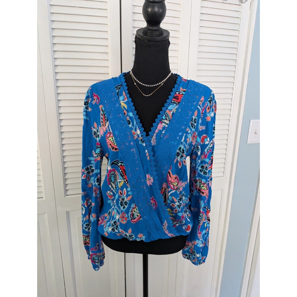 Mi Ami Francesca's Blouse Womens M Blue Paisley Vibrant V-neck Crochet Top Boho